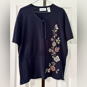 Alfred Dunner sweater top shirt woman size xlarge navy blue/colored flowers